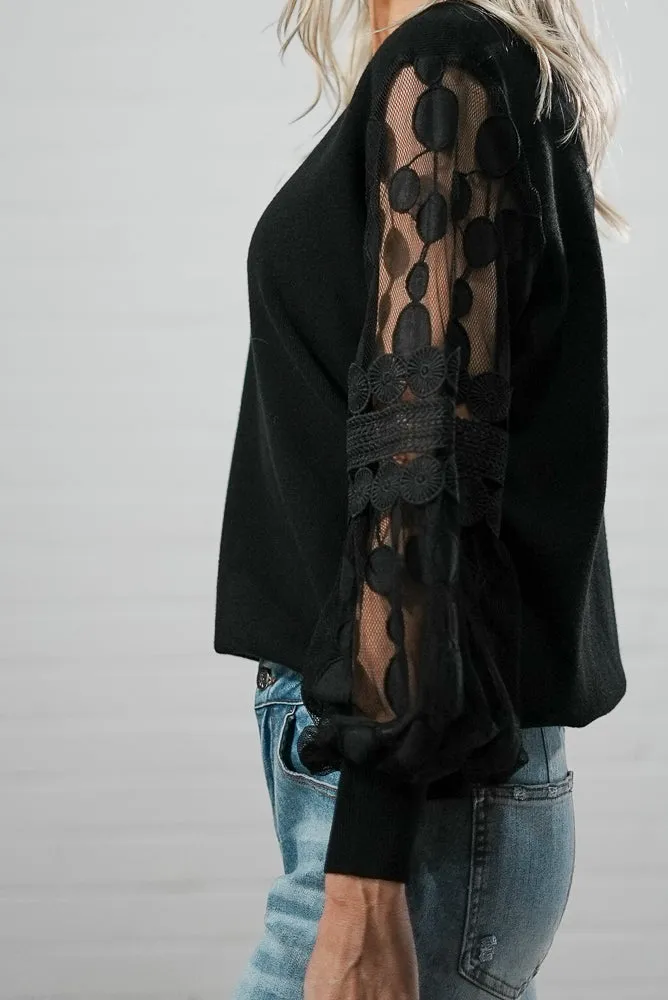 Crew neck jumper with mesh and print puffer sleeves | MESH LACE KNIT
