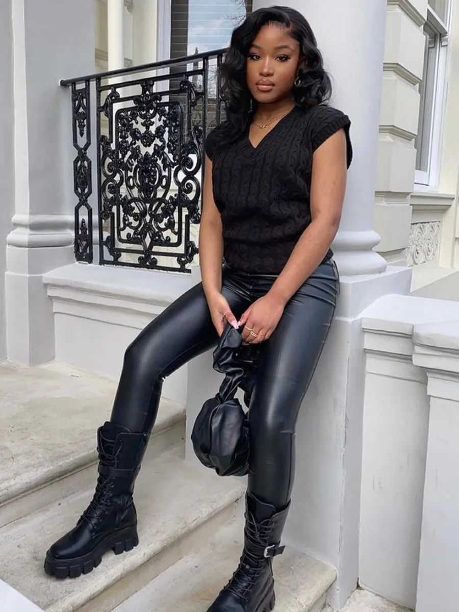 Roberta Cable Knit V-Neck Sleeveless Jumper In Black